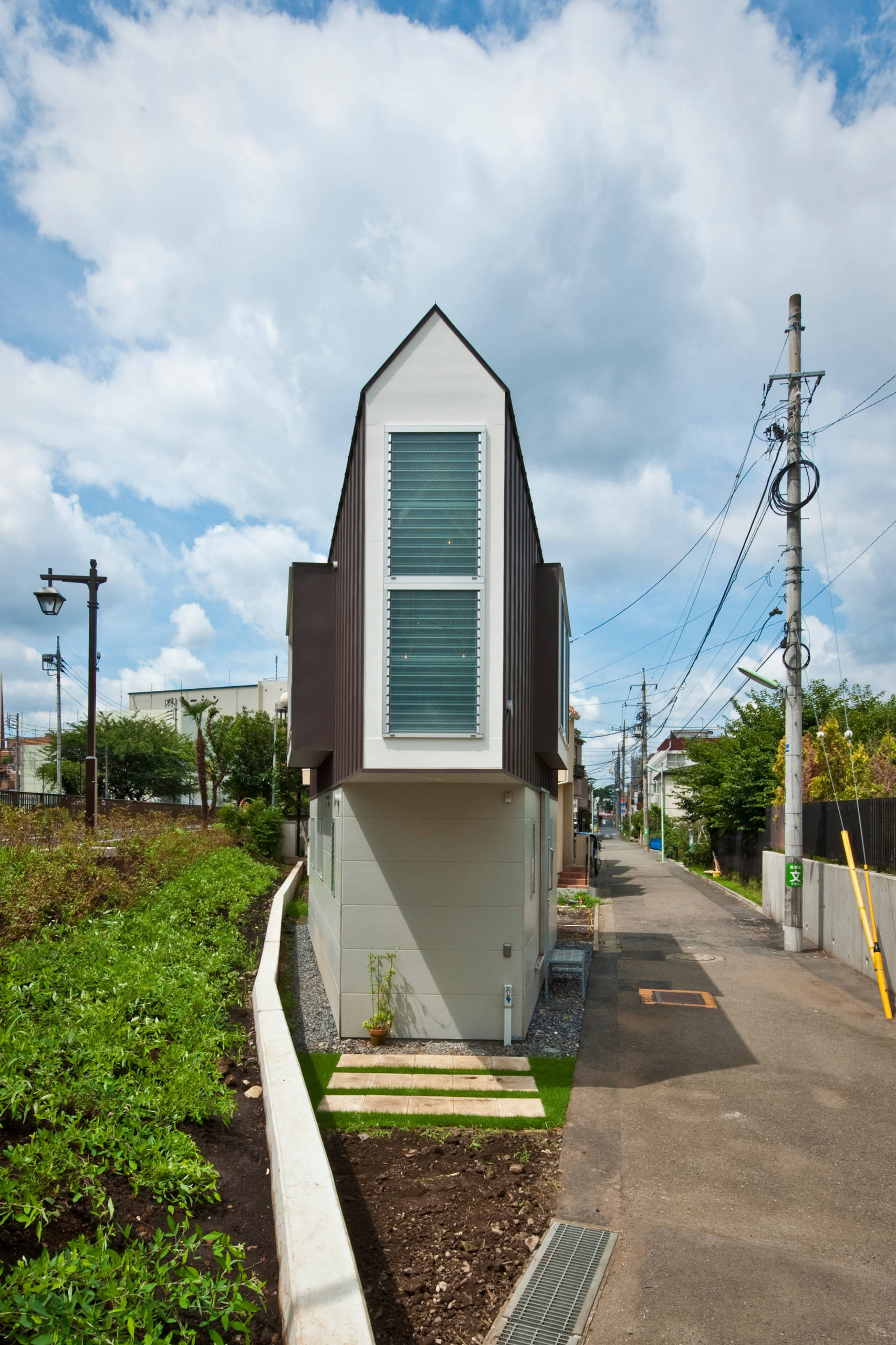 Houzz Tour A Little House Makes The Most Of A Triangular Plot Houzz Uk