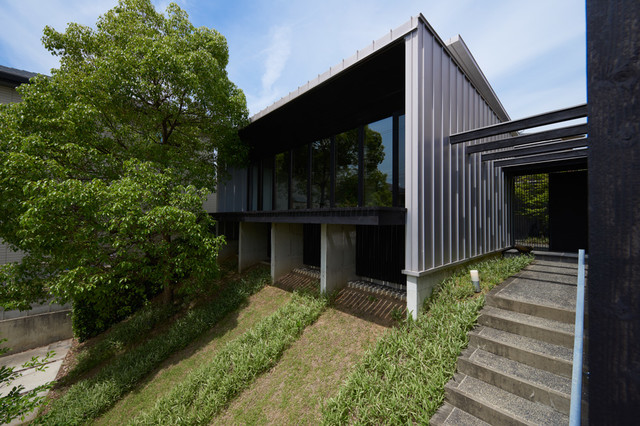 外観 Modern House Exterior Osaka By 重量木骨の家 耐震構法se構法 Houzz Uk