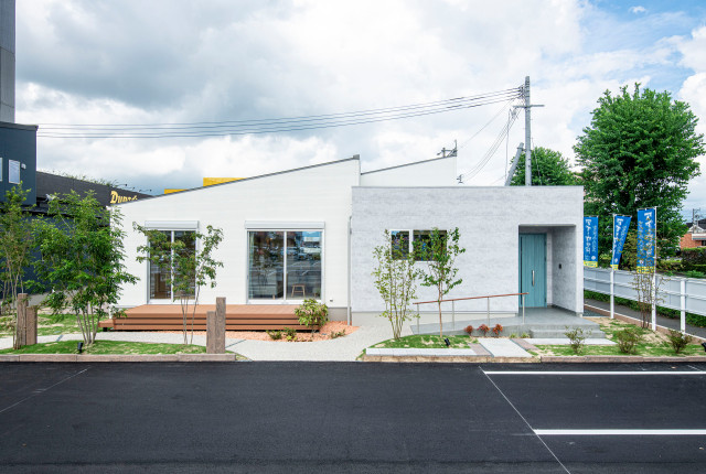 平屋外観 Moderne Facade Autres Perimetres Par アイ ウッド株式会社 Houzz