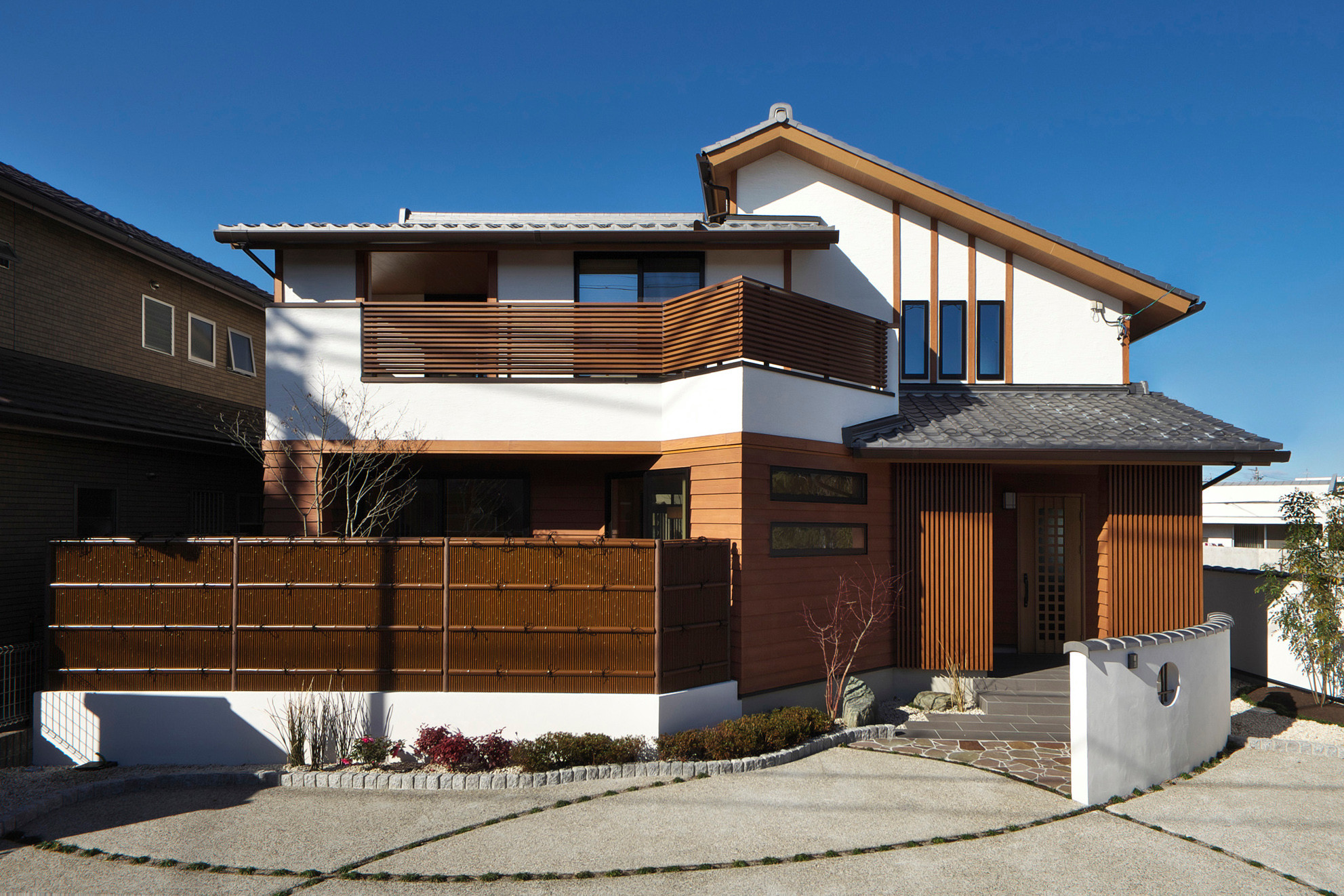 おしゃれな和風の家の外観の画像 21年10月 Houzz ハウズ おしゃれな和風の家の外観の画像 21年10月 Houzz ハウズ