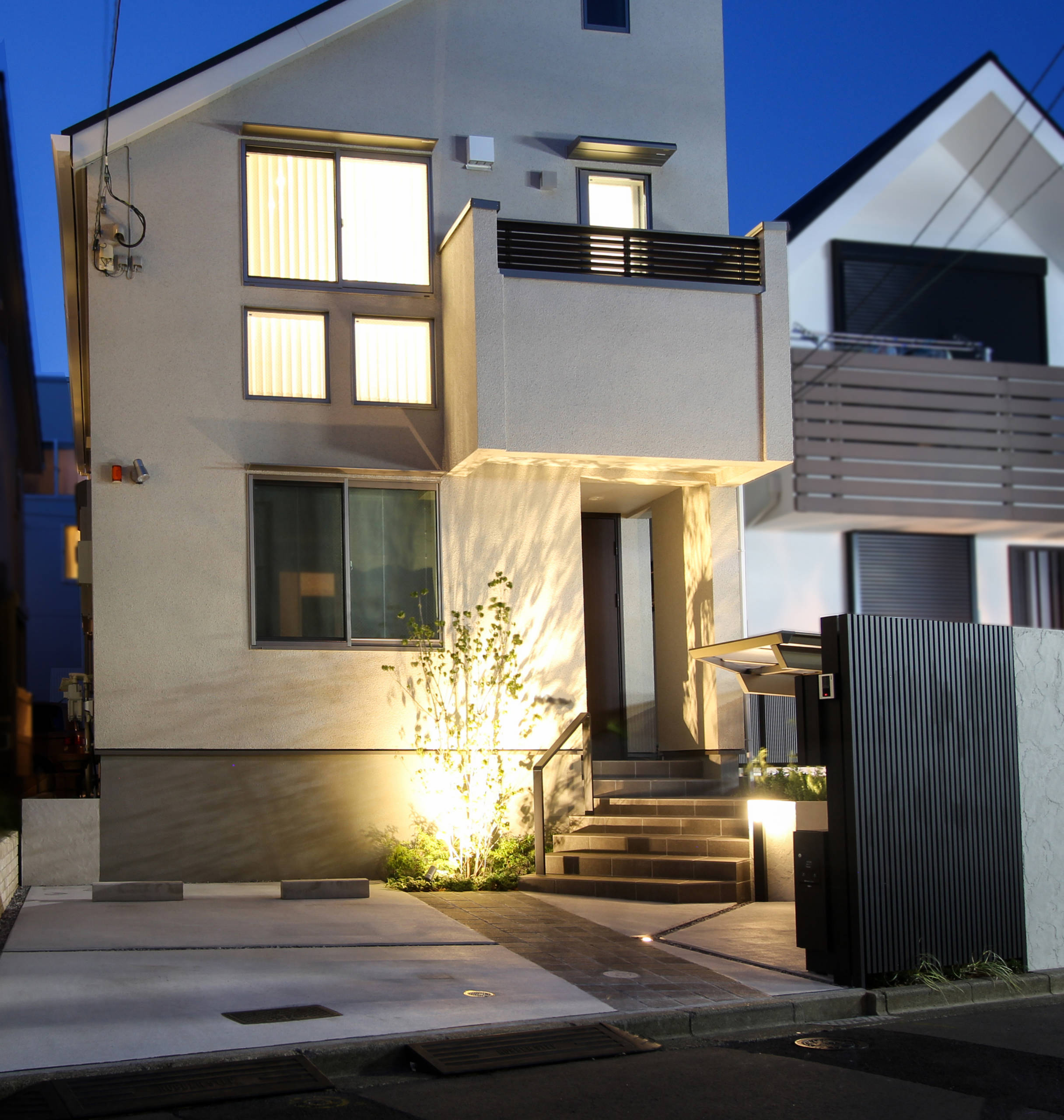 木影のシンプルエクステリア 三栄造園株式会社 世田谷エクステリアルーム 東京都ｈ様邸 Asian Exterior Other By Proの庭照明 ライティングマイスター Houzz