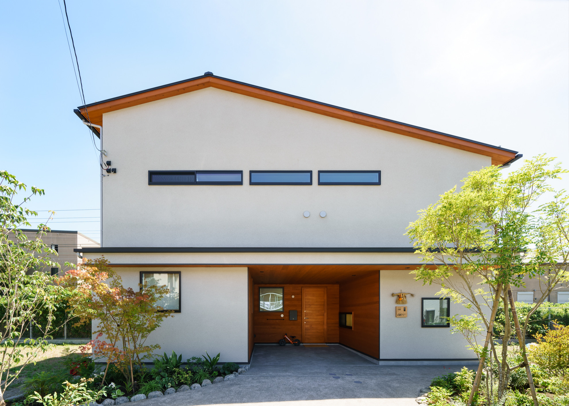 おしゃれな家の外観 切妻屋根の家 白い家の画像 75選 22年7月 Houzz ハウズ