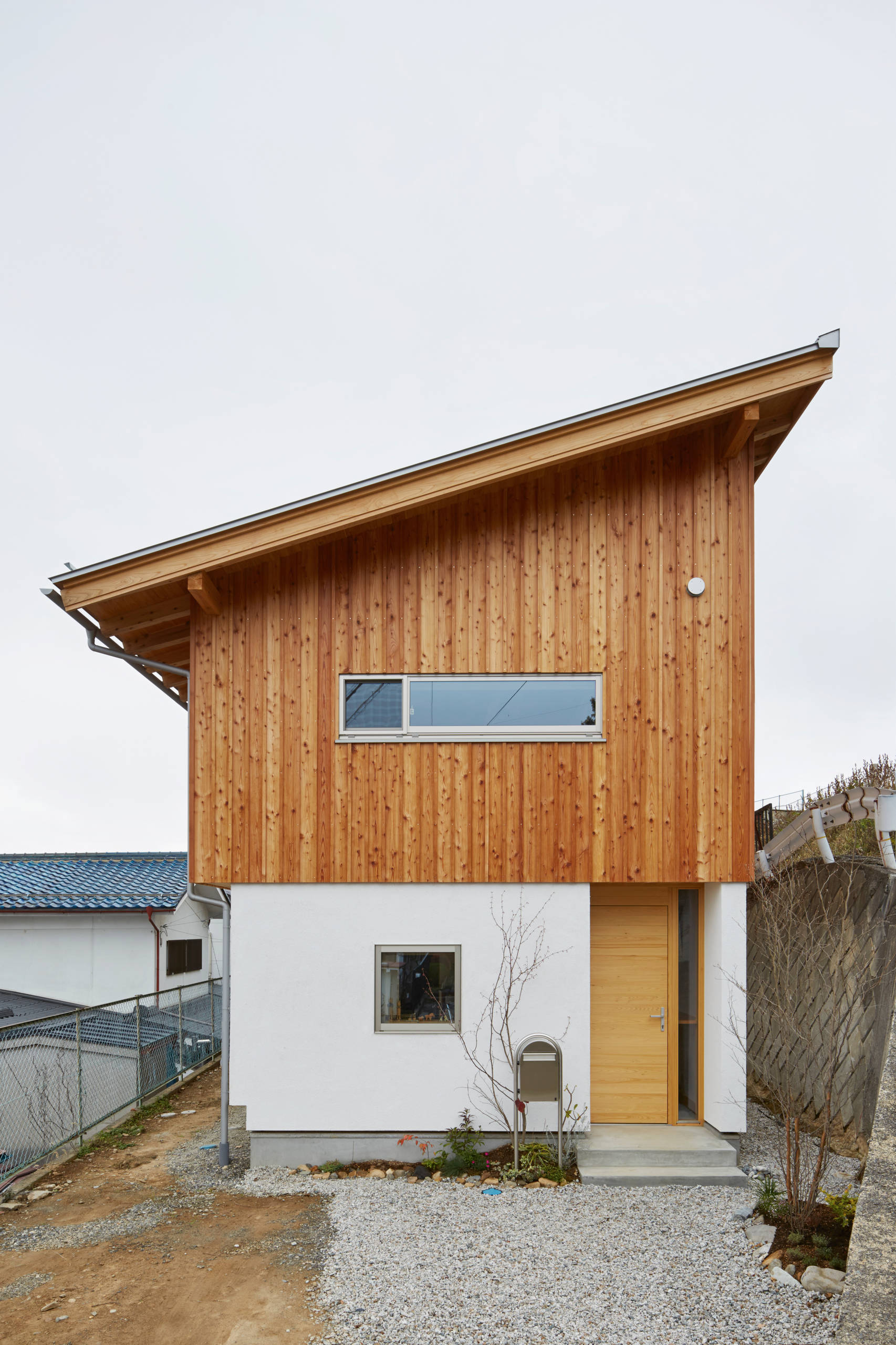 松本城のみえる家 Asian Exterior Tokyo By 株式会社 松井郁夫建築設計事務所 Houzz