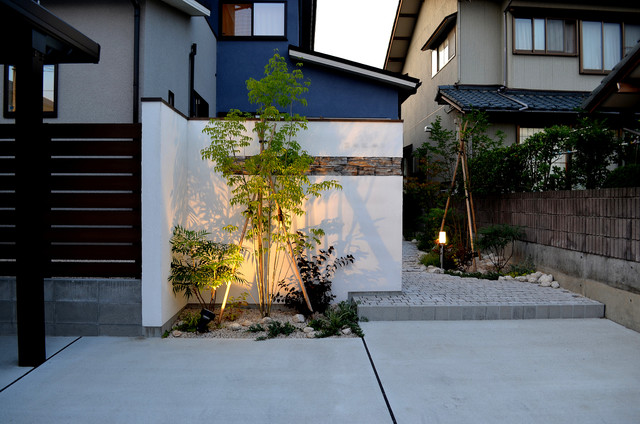 植栽豊かなウェルカムガーデン エクステリア工房 庭匠館 新潟県ｓ様邸 Asian Exterior Tokyo Suburbs By Proの庭照明 ライティングマイスター Houzz