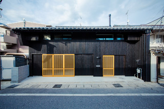 おしゃれな家の外観 寄棟屋根の家 黒い外観の家の画像 21年9月 Houzz ハウズ おしゃれな家の外観 寄棟屋根の家 黒い外観の家の画像 21年9月 Houzz ハウズ