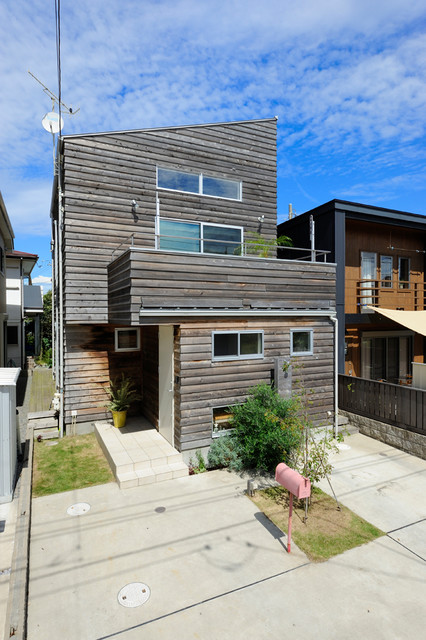 海のそば バイザシー ビーチスタイル 家の外観 横浜 雑誌バイザシークリエイティブ撮影チーム Houzz ハウズ 海のそば バイザシー ビーチスタイル 家の外観 横浜 雑誌バイザシークリエイティブ撮影チーム Houzz ハウズ