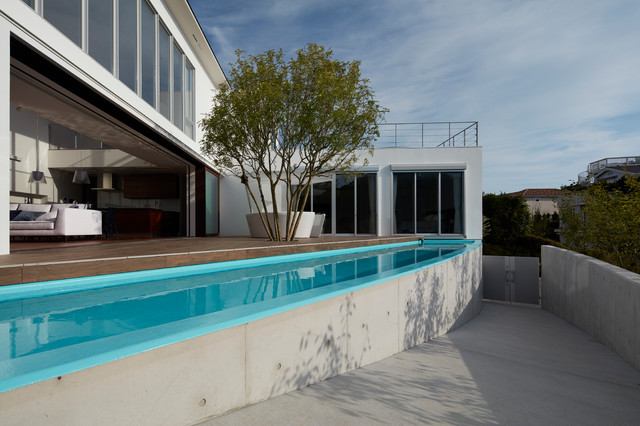 海の家 高級住宅地 披露山の別荘建築 Contemporary House Exterior Other By ｍ アーキテクツ Houzz Uk