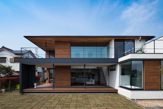 おしゃれなモダンスタイルの家の外観の画像 21年7月 Houzz ハウズ