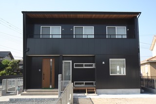 無垢の木と黒い外壁がかっこいい 家族との空間を楽しむ家 Contemporary Exterior Other By パネットホーム 株式会社八文字建設 Houzz