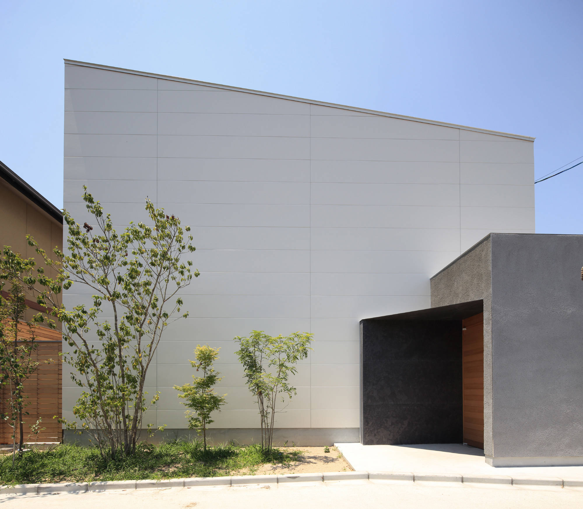 玉串元町アパートメント Tamagushi Apartment Modern Exterior Osaka By 藤原 室 建築設計事務所 Houzz