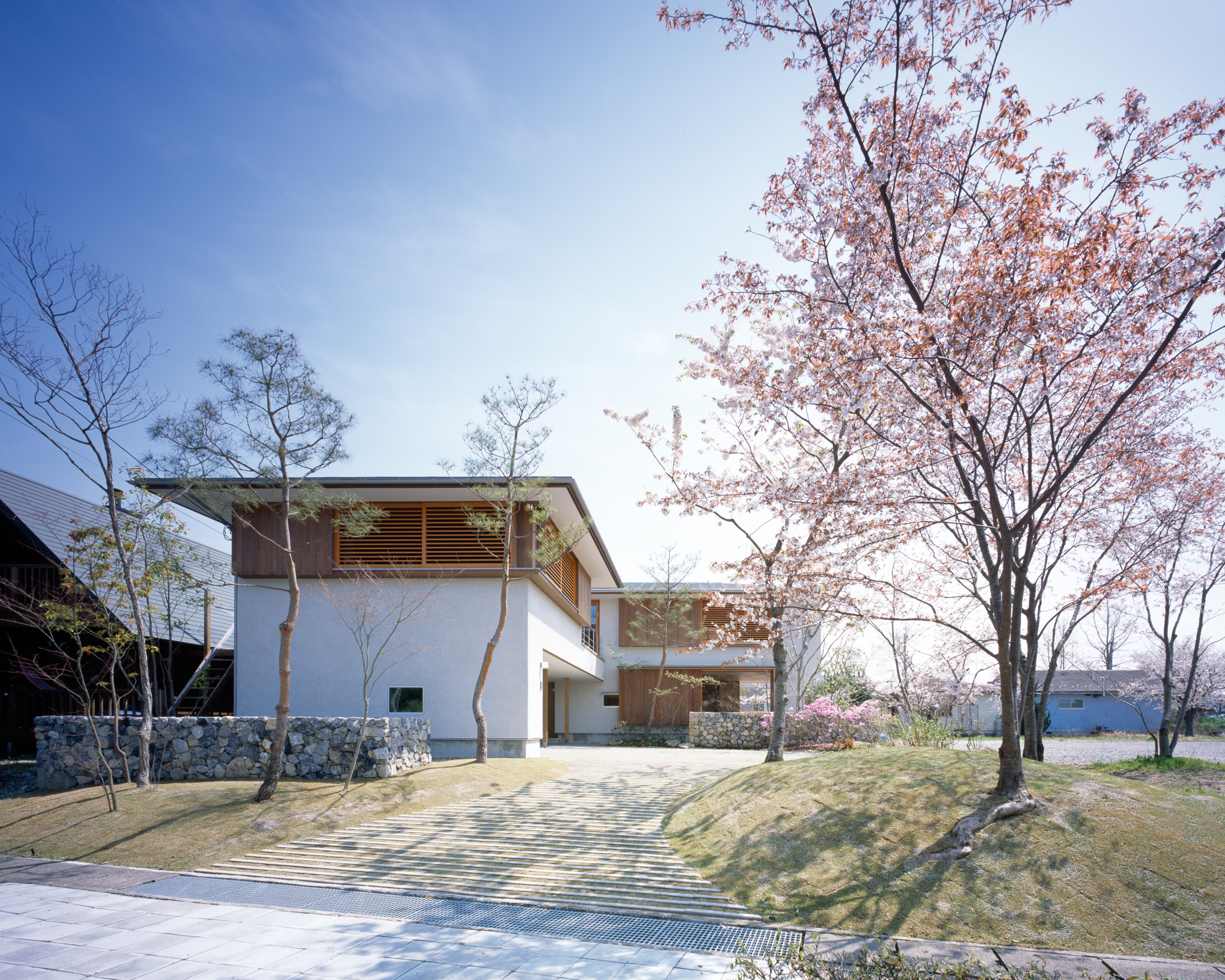 琵琶湖湖畔の家 Asian Exterior Other By 伊礼智設計室 Houzz