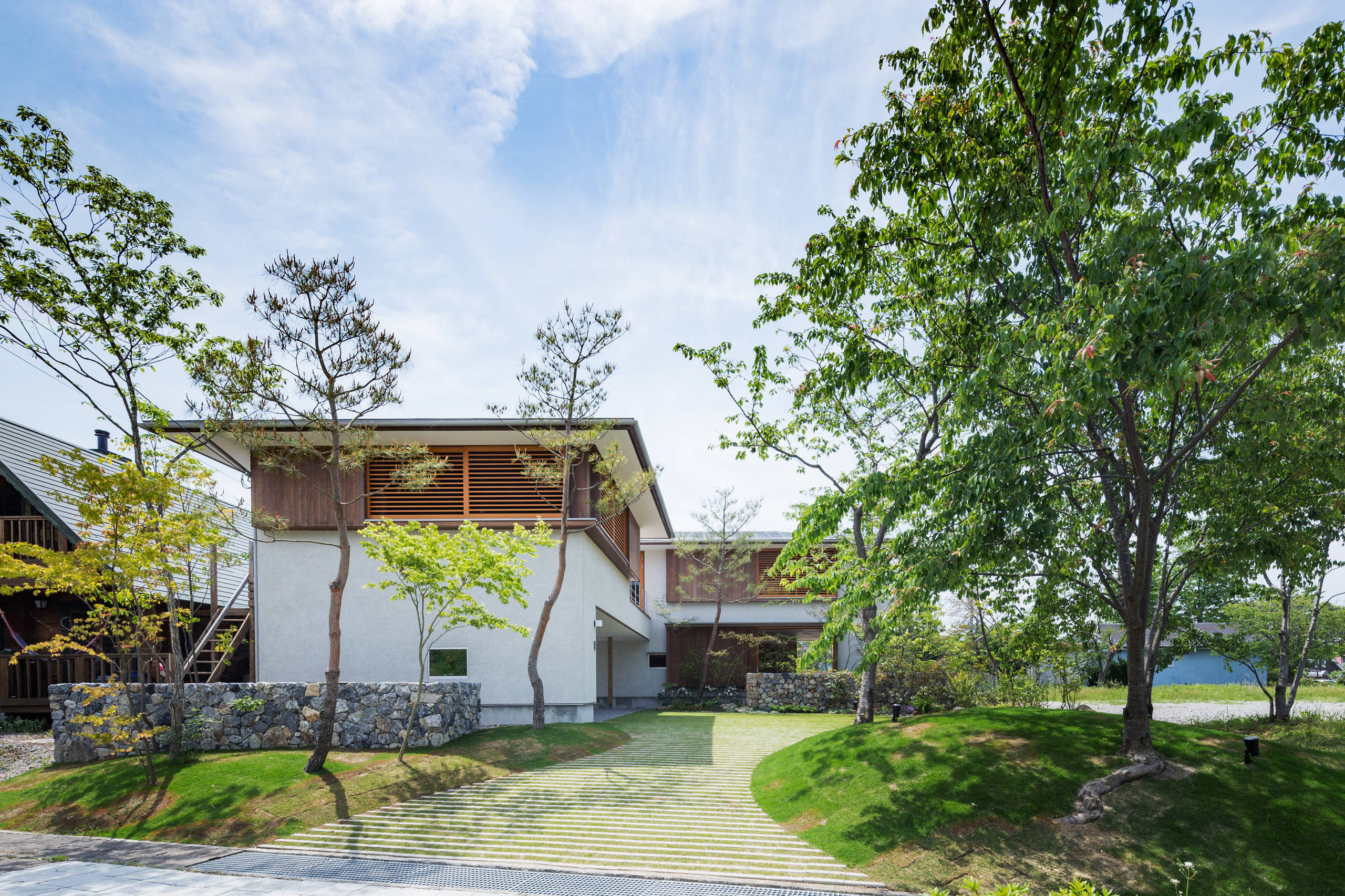 琵琶湖湖畔の家 - Asian - Exterior - Other - by 伊礼智設計室  Houzz