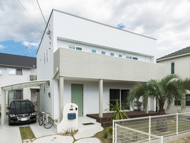 異国の風を感じる 大空間に家族の笑顔が優しく広がる家 Beach Style Exterior Fukuoka By 株式会社福岡工務店 Houzz 異国の風を感じる 大空間に家族の笑顔が優しく広がる家 Beach Style Exterior Fukuoka By 株式会社福岡工務店 Houzz