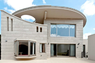 緑を楽しむアイアンが美しい家 Traditional Exterior Tokyo By 株式会社山川設計 Houzz