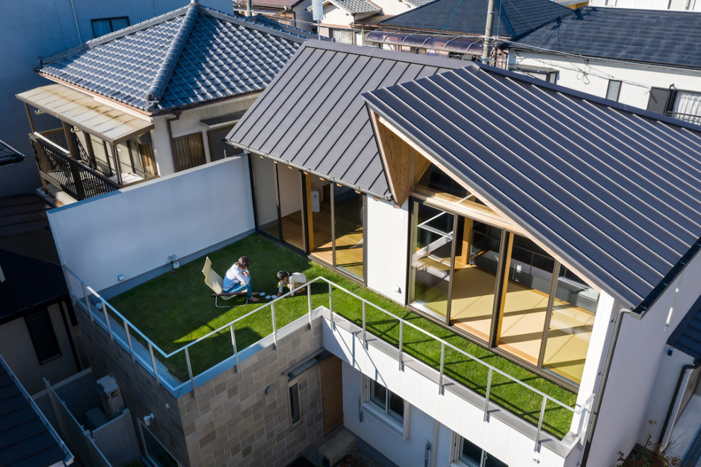 芝生のある曲がり屋根の家 Contemporary Exterior Other By Akka 芝生のある曲がり屋根の家 Contemporary Exterior Other By Akka