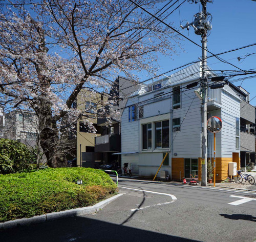 スキップフロアを中心に家族がつながる 建坪10坪の家 Houzz ハウズ