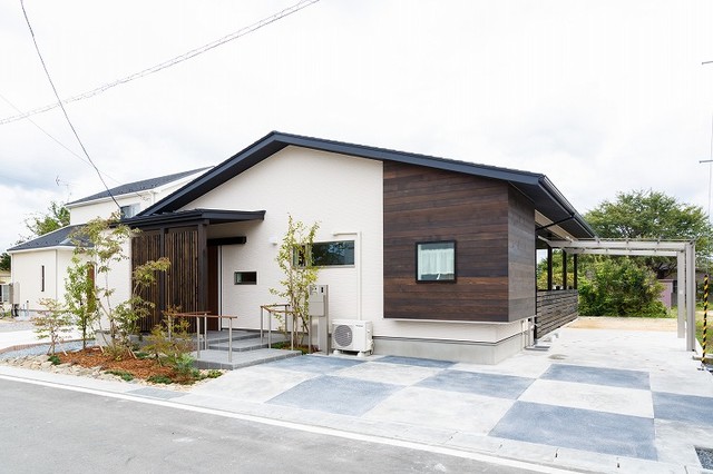 軒先の平屋 House Exterior Other By Designer S Flat 株 吉成建築 Houzz Uk