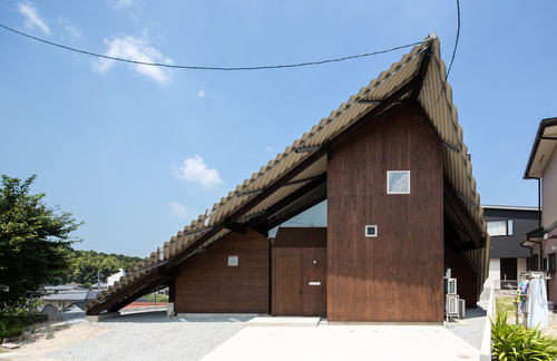 オリジナリティに富む「軒の深い住宅」に注目  Houzz (ハウズ)