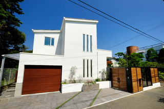 おしゃれなビーチスタイルの家の外観の画像 21年8月 Houzz ハウズ