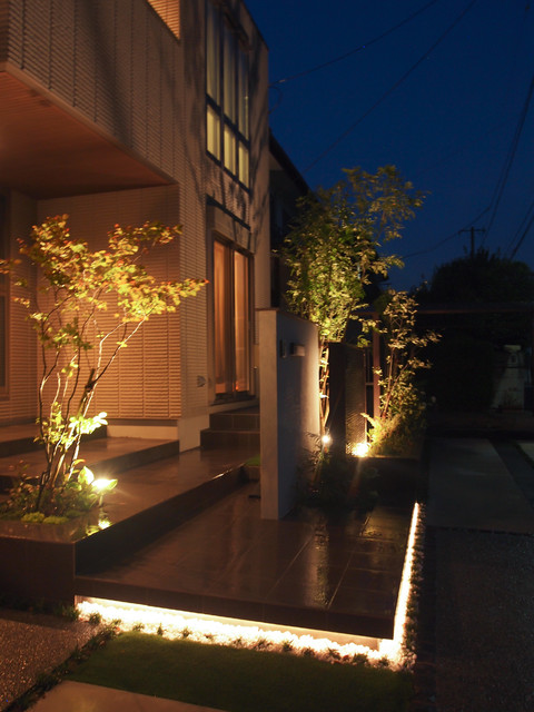 駐車スペースまでお洒落なシンプルモダンエクステリア Modern House Exterior Other By 株式会社ボックスウッド Houzz Uk