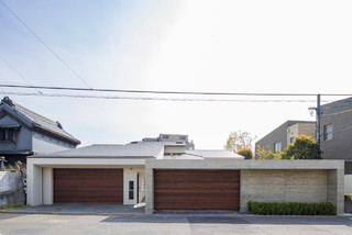 おしゃれな家の外観の画像 - 2021年10月  Houzz (ハウズ)