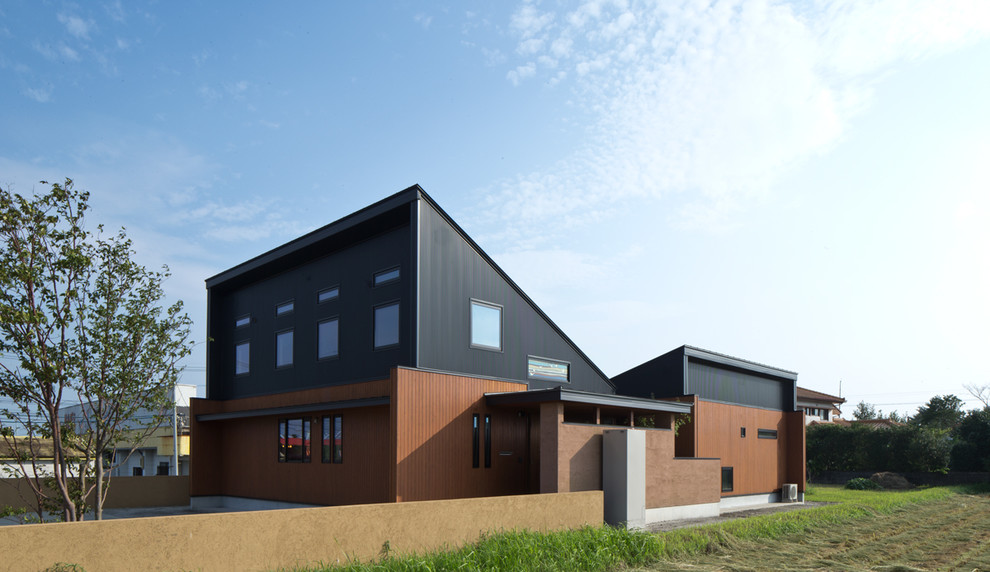 鹿屋の家 大きい三角屋根と小さい三角屋根 縁側のある空間 Traditional Exterior Other By 一級建築士事務所 有限会社長井義紀建築設計事務所 Houzz