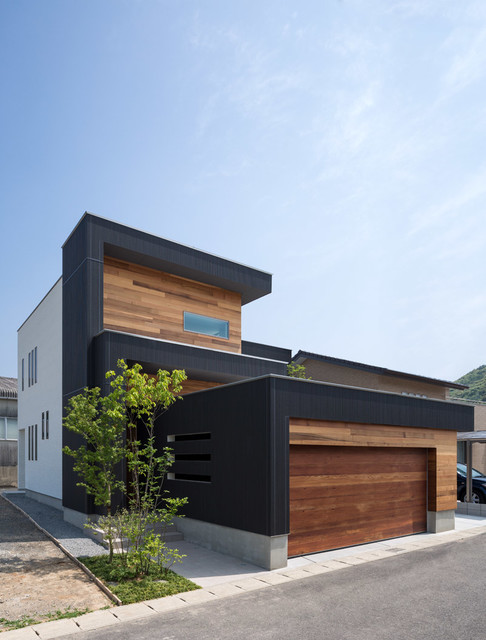 M4 House 重なり合う家 Modern House Exterior Fukuoka By Architect Show Co Ltd Houzz Uk