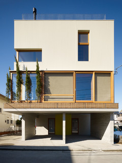 おしゃれな三階建ての家の画像 21年9月 Houzz ハウズ