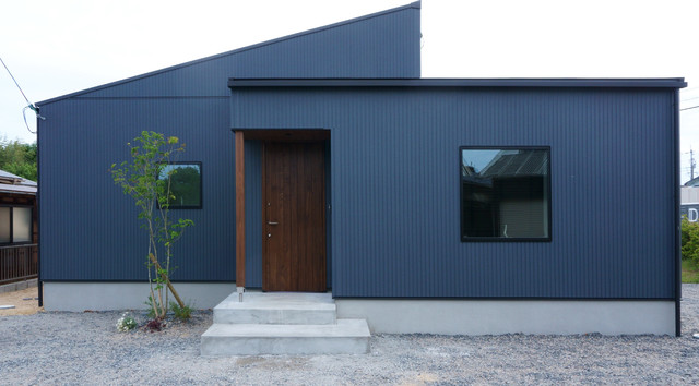 Nordic Navy 29坪のロフト付き平屋 Moderne Facade Autres Perimetres Par 株式会社i D Works Houzz