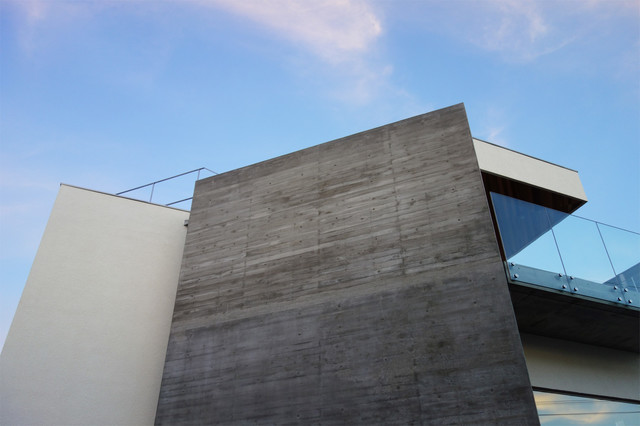 Ripple House 視線と西日と強風を遮る杉板型枠打放しの壁 Moderne Facade Faubourg De Tokyo Par 村上建築設計室 Houzz Ripple House 視線と西日と強風を遮る杉板型枠打放しの壁 Moderne Facade Faubourg De Tokyo Par 村上建築設計室 Houzz