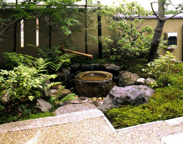 つくばいのある風景 Japonais Jardin Osaka Par Ega 江夏庭苑事務所 Houzz
