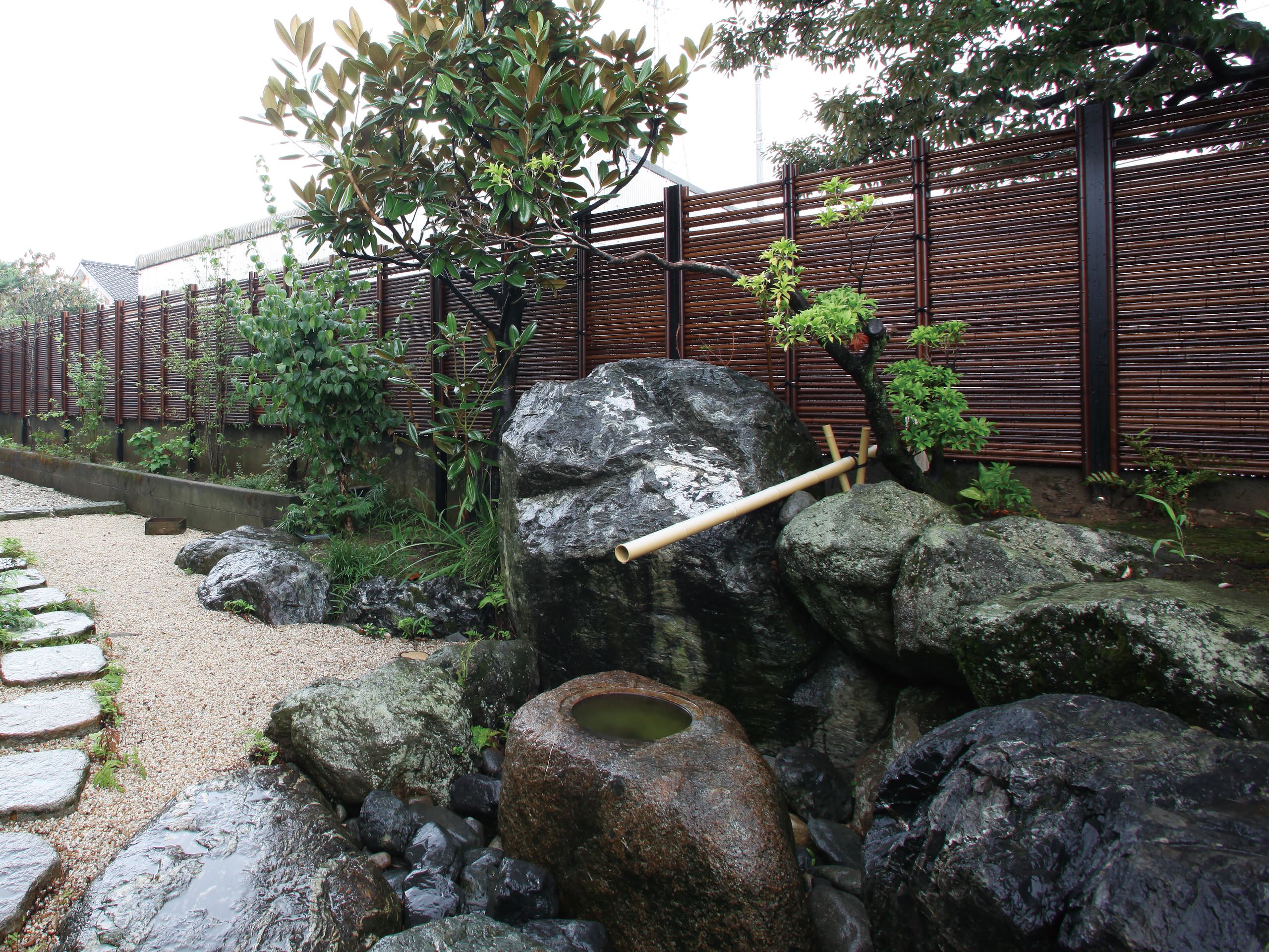 みす垣の美しさが調和した和風庭園 Asian Landscape Other By 株式会社タカショー Houzz