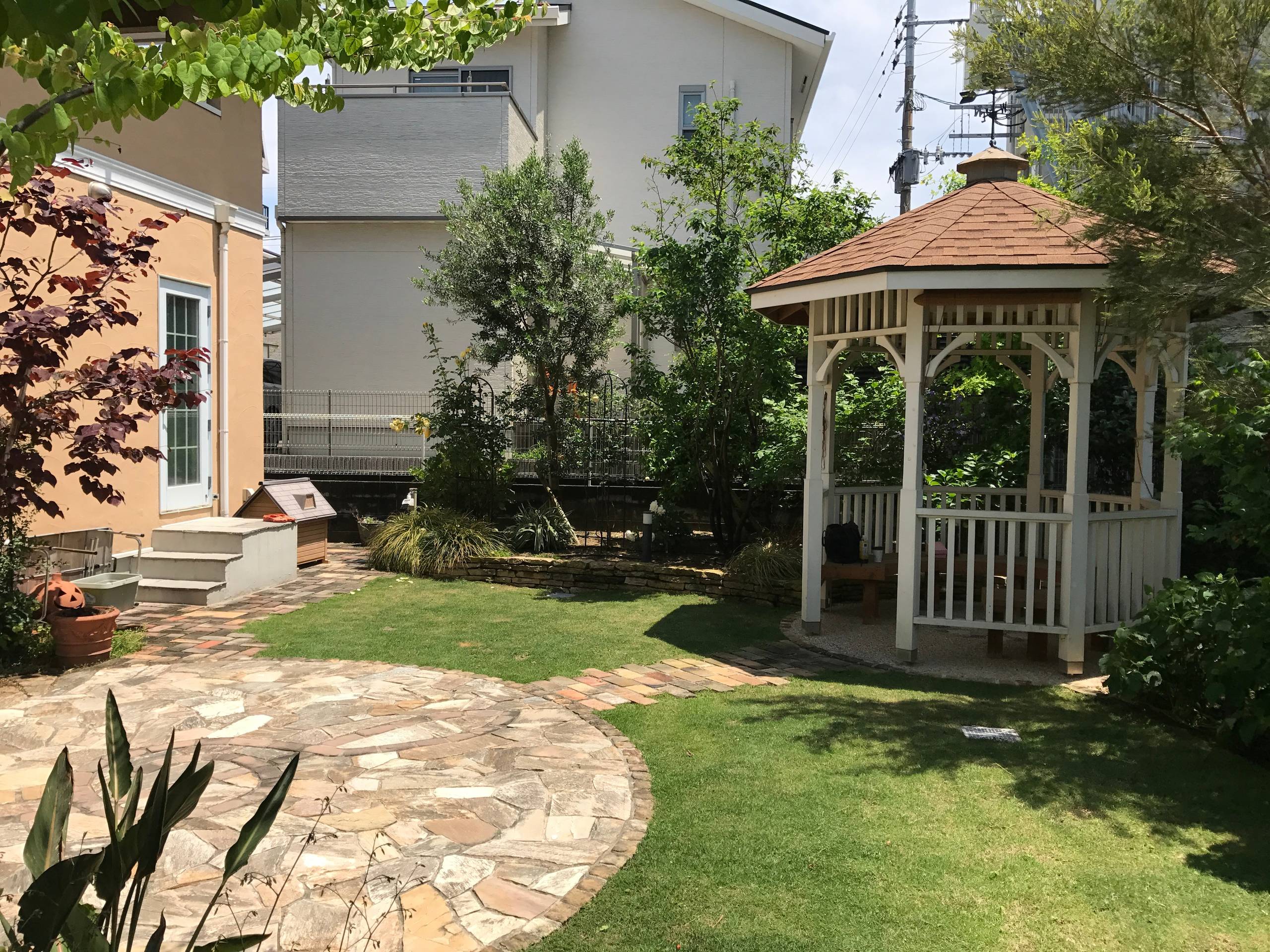 北欧スタイルのおしゃれな裏庭の画像 21年9月 Houzz ハウズ