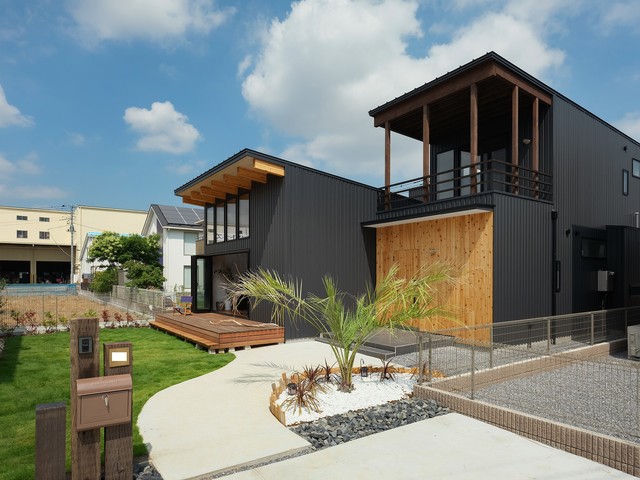 レイクタウンの2世帯住宅 ビーチスタイル 庭 他の地域 中村浩士建築設計事務所 中村工務店 Houzz ハウズ