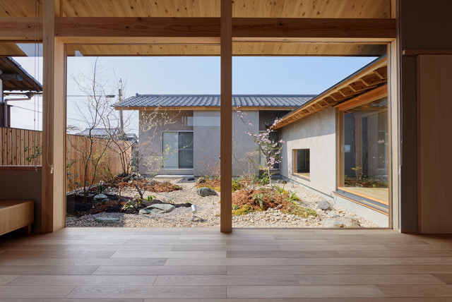 中庭のある平屋 Asiatico Jardin Kioto De 建築花壇 Houzz 中庭のある平屋 Asiatico Jardin Kioto De 建築花壇 Houzz