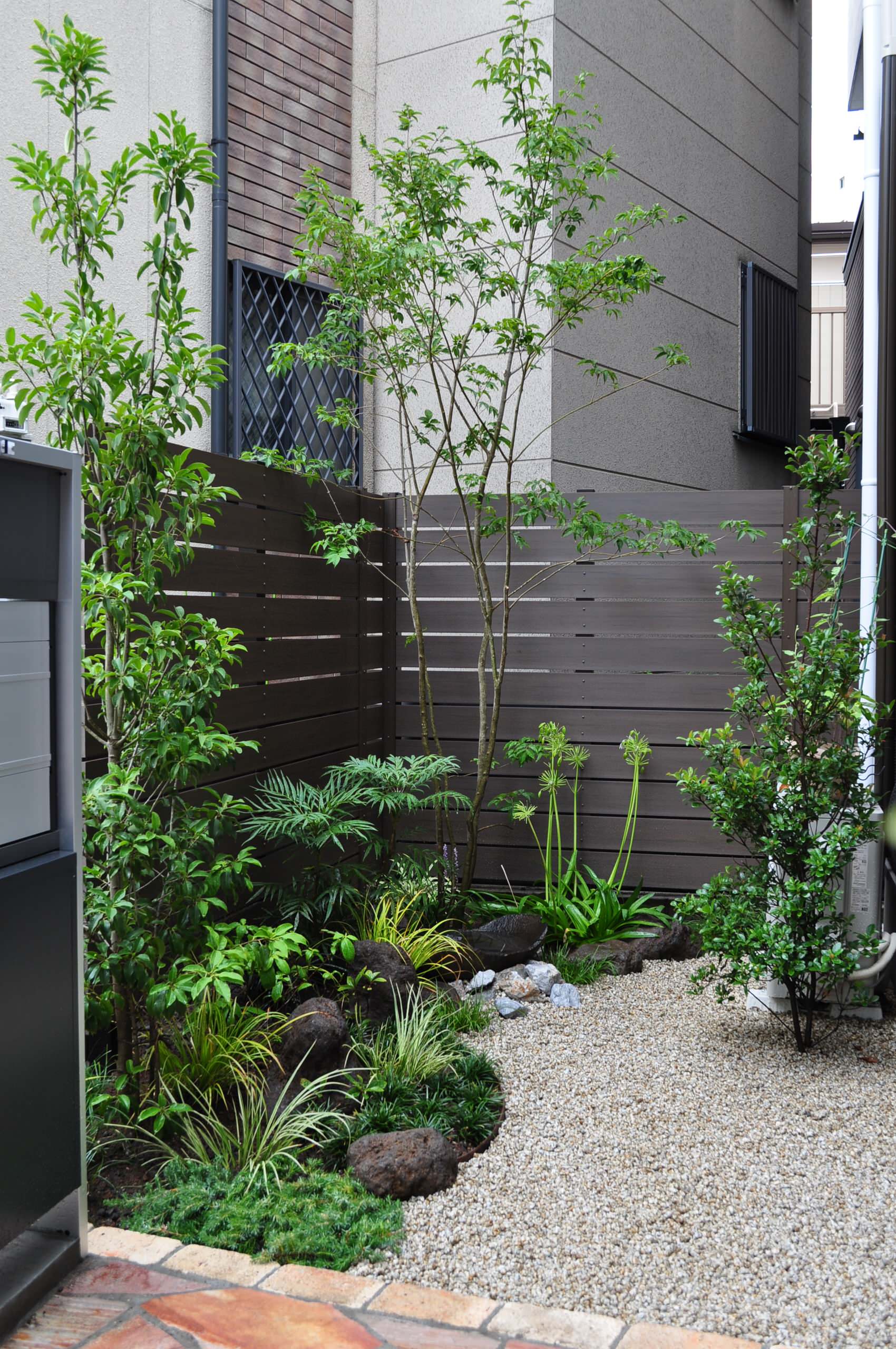 割れ石の水盤が風情を感じさせる 和風ナチュラルな庭 Japanese Landscape Other By 造園 庭造り専門店 新美園 Houzz 割れ石の水盤が風情を感じさせる 和風ナチュラルな庭 Japanese Landscape Other By 造園 庭造り専門店 新美園 Houzz