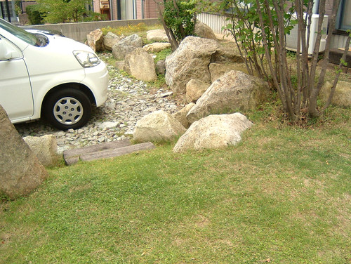 起伏をつくると庭が見違える 美しい 景色 を生み出すポイント Houzz ハウズ