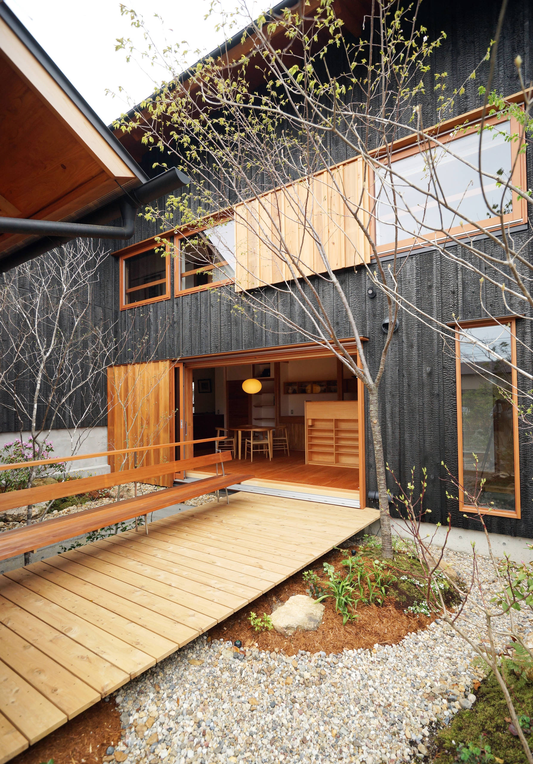 大平台の家 Asian Landscape Other By 有限会社扇建築工房 Houzz