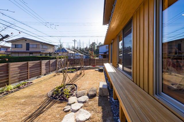 庭を楽しむ家 Moderno Jardin Otras Zonas De 楽園住宅 Houzz