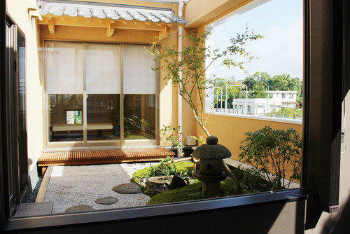 自宅に和風の庭をつくるには 烏賀陽百合さんに聞く Houzz ハウズ 自宅に和風の庭をつくるには 烏賀陽百合さんに聞く Houzz ハウズ