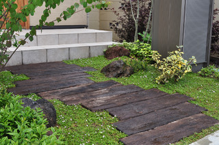 枕木アプローチ Scandinave Jardin Autres Perimetres Par 造園 庭造り専門店 新美園 Houzz