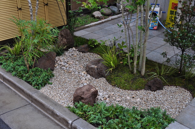 枯山水ならではの 植栽を輪郭とした表現 和室 和風 庭 東京23区 造園 庭造り専門店 新美園 Houzz ハウズ