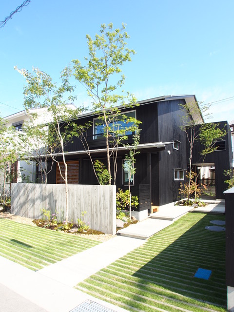 焼杉 モダン ブラック Montagne Jardin Kobe Par 株式会社共栄木材 Houzz