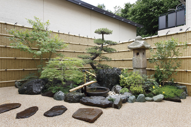 竹垣で和風庭をトータルにデザイン Asiatique Jardin Autres Perimetres Par 株式会社タカショー Houzz