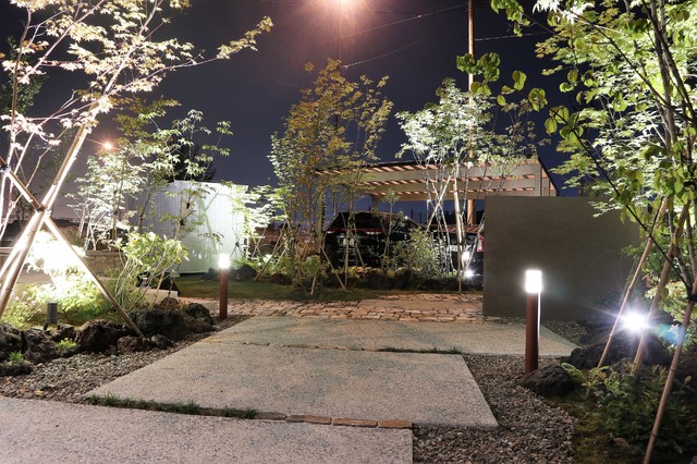 美しい夜を創る 株式会社みちのく庭園 青森県s様邸 Asian Entrance Other By Proの庭照明 ライティングマイスター Houzz Ie