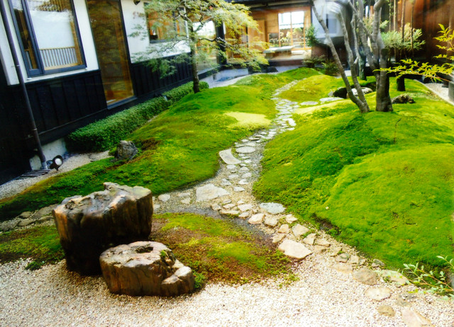 起伏をつくると庭が見違える 美しい 景色 を生み出すポイント Houzz ハウズ 起伏をつくると庭が見違える 美しい 景色 を生み出すポイント Houzz ハウズ