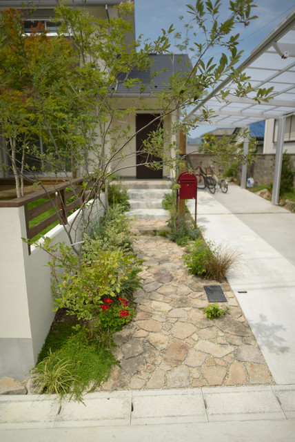 趣の庭 ハーブガーデンで彩るアプローチ Landhausstil Garten Sonstige Von T S Garden Square Co Ltd Houzz