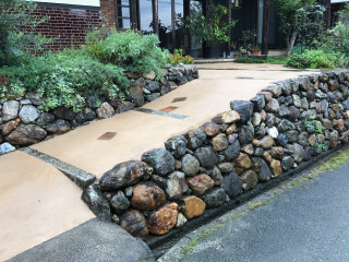 野面積みと土舗装 Japanese Landscape Kyoto By 庭 遊庵 Houzz