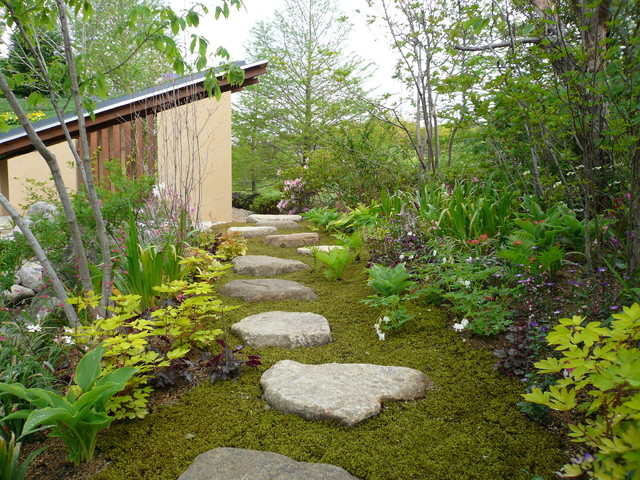 Circle Garden 水と人と命が巡る庭 飛石とスナ苔 Asiatique Jardin Autres Perimetres Houzz