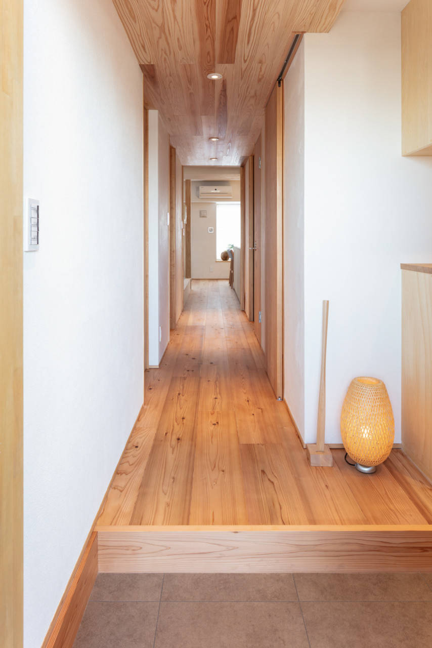 北欧スタイル廊下のおしゃれなインテリア 収納 実例画像 ハウズ 21年10月 Houzz